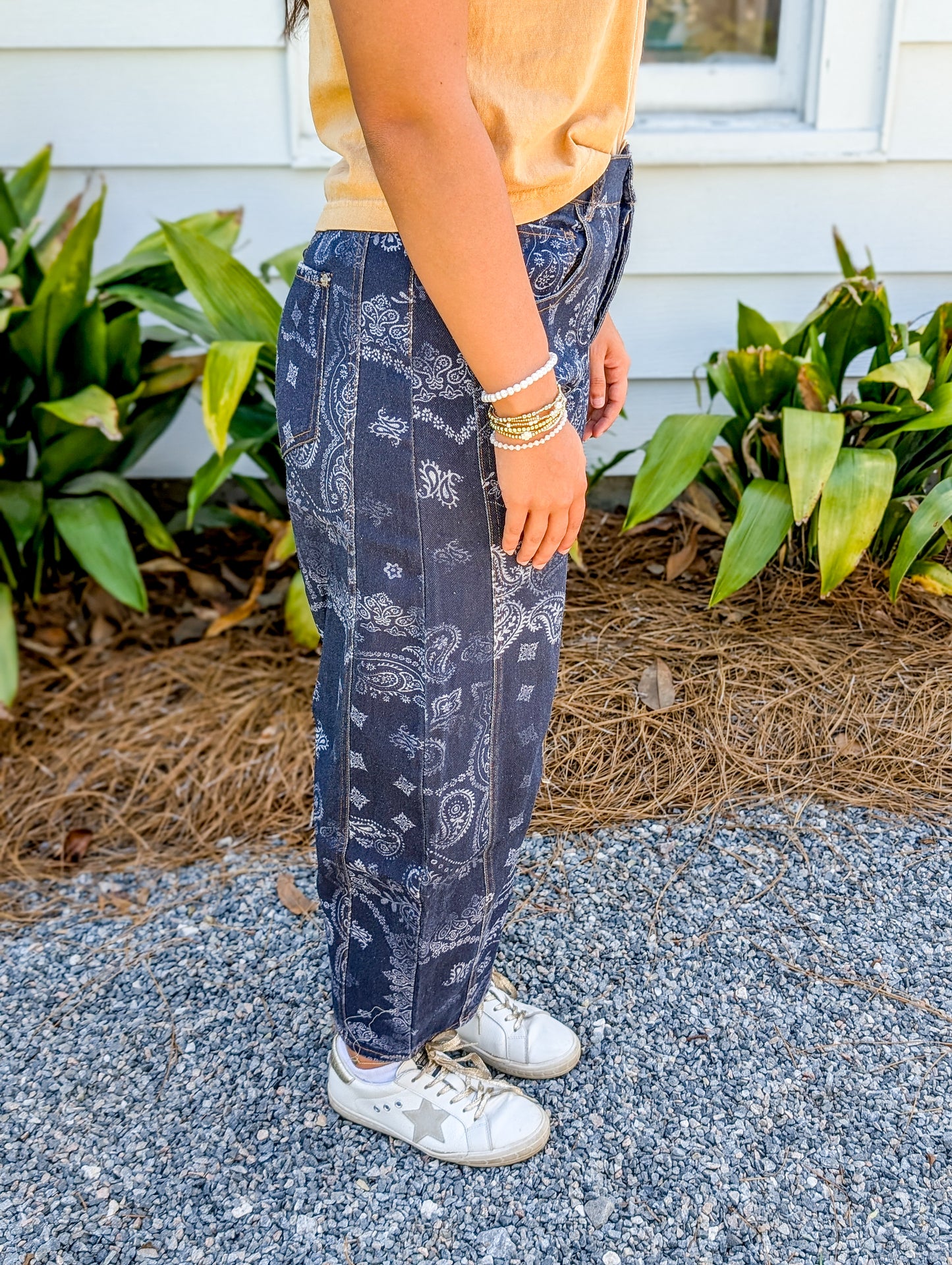 Bandana Cropped Barrel Jean